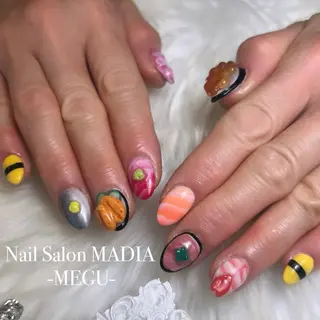 ネイル MADIA藤沢所属・MADIA MEGUのネイルデザイン
