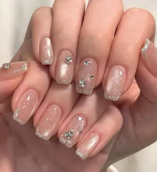 ネイル RAFFINE 月🦋🩵のネイルデザイン