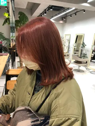 カラー レイヤー/顔まわり カット/地毛風カラーのヘアスタイル