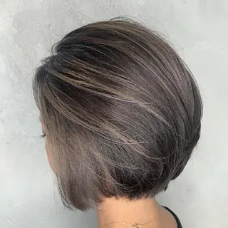 ショート カラー N° aria 三軒茶屋のヘアスタイル