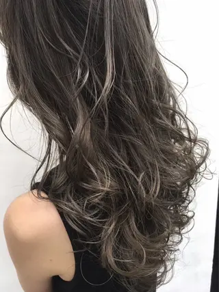 カラー Lowha(ローハ)所属・蓑島廉 ミノシマレンのヘアスタイル