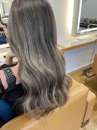 ロング ブリーチ毛矯正.髪質 改善.髪にドラマをのヘアスタイル