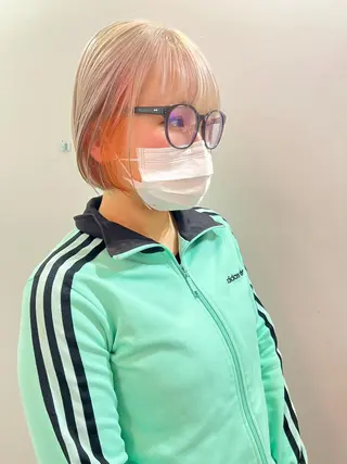 ショート カラー パーマ ヘアアレンジ メンズ キッズ ネイル マツエク・マツパ アイブロウ 🧨ブリーチー×ボブ レイヤー💎じゅえるのヘアスタイル