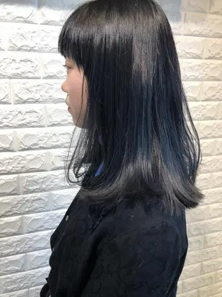 ミディアム カラー 西本 夏美のヘアスタイル