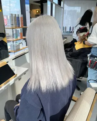 ミディアム デザイン🥇複雑履歴 ハイトーン特化のヘアスタイル