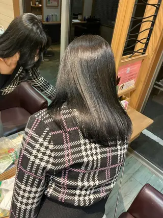 セミロング カラー 栗林 姫花のヘアスタイル