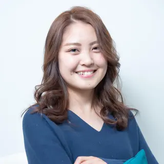 ミディアム シェアハピ ヤマモトのヘアスタイル