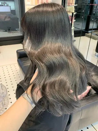 ミディアム ハッシュカット/ハイ トーン/MANAMIのヘアスタイル