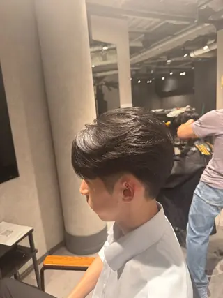 ショート メンズ 韓国特化🇰🇷愁斗 センターパートパーマのヘアスタイル