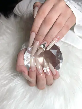 ネイル 井尻 紗菜のネイルデザイン