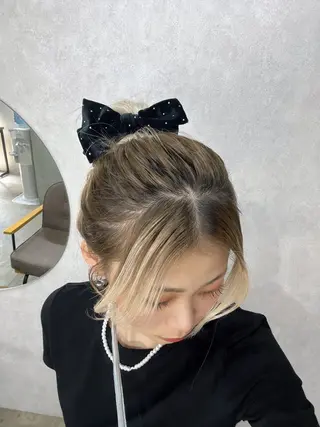 ミディアム maya レイヤーカットのヘアスタイル