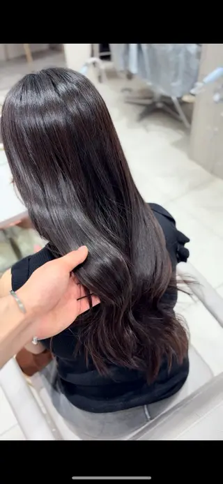 ロング ✨韓国風レイヤー/ くびれ巻き🖤　りくのヘアスタイル