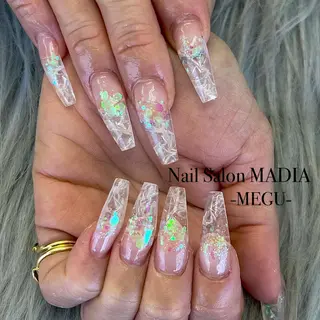 ネイル MADIA藤沢所属・MADIA MEGUのネイルデザイン