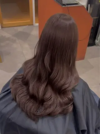 ミディアム カラー パーマ 艶感ブラウン特化/ akiraのヘアスタイル