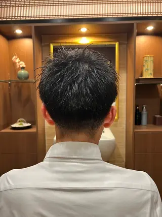 ショート ヒロ銀座バーバーショップ丸の内所属・秋山 琳太のヘアスタイル