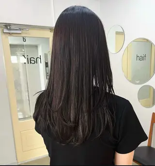 カラー 都築 初果のヘアスタイル
