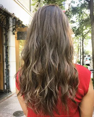 ロング salowin 原宿 aroa所属・韓国／ハッシュカット ／透明感カラー／金野のヘアスタイル