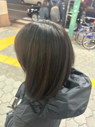 ショート カラー あやめ🪽 オリーブ/ハイトーンのヘアスタイル