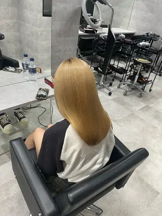 ミディアム 出口 千乃のヘアスタイル