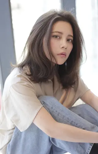 ミディアム 宮内 真乃のヘアスタイル