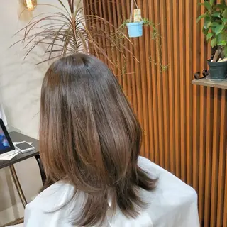 セミロング カラー シ マのヘアスタイル