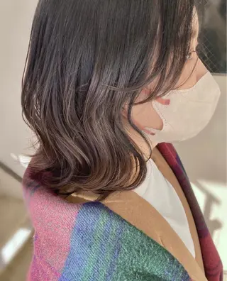 ミディアム roka ノゾミのヘアスタイル