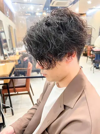 ショート パーマ メンズ メンズカット曲がる 縮毛矯正佐々木タクマのヘアスタイル