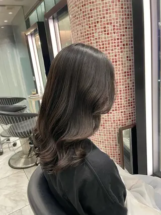 ロング パーマ コテ巻きパーマ 藤野佑成のヘアスタイル