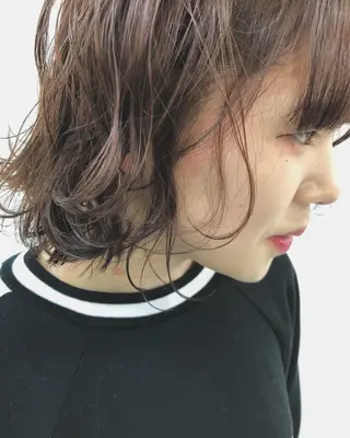 ショート カラー ニシオカ タクヤのヘアスタイル