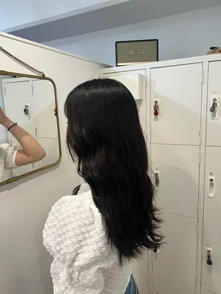 ロング カラー H 梅田所属・藤本 泰のヘアスタイル
