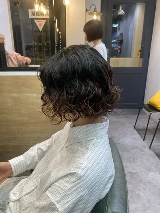 ミディアム 🖤🌀くるくる パーマ🌀🖤ayaのヘアスタイル