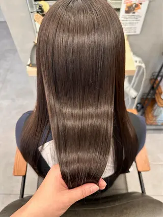 ロング カラー オカダ ミサキのヘアスタイル