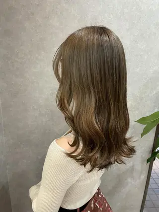 セミロング カラー 女性リピ90%🍨 🩷佐藤みずきのヘアスタイル