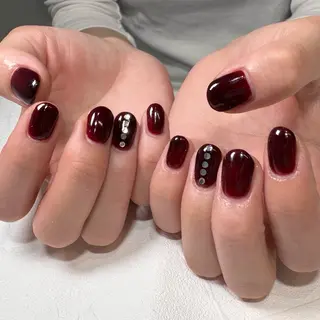 ネイル RIEKO🍒 ワンホン♡推しネイルのネイルデザイン