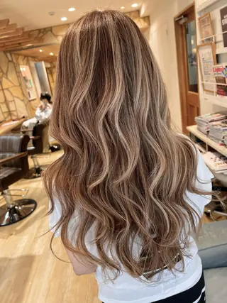 ロング 渋谷ハイトーン/ デザインカラー阿部のヘアスタイル