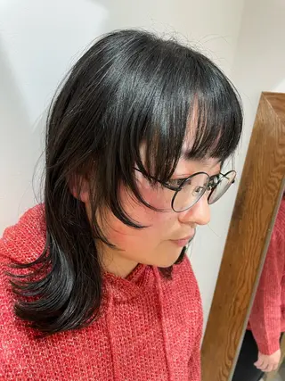 ミディアム ナカムラ イヅミのヘアスタイル