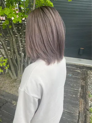 カラー 長南 やよいのヘアスタイル