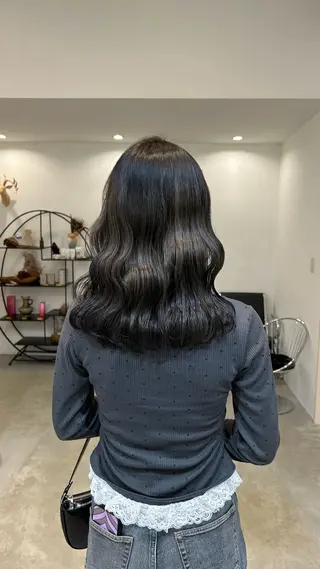 カラー 鳥居 愛子のヘアスタイル