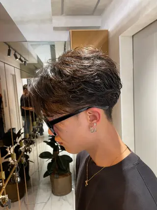 パーマ メンズ LUCEY渋谷所属・フェザーパーマ/ スペインカールのヘアスタイル