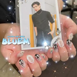 ネイル BLUEM なな🐶のネイルデザイン