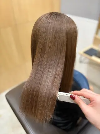 ミディアム miloc MOMOKAのヘアスタイル