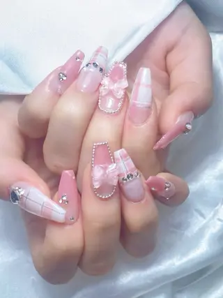 ネイル LEELA NAIL STUDIO所属・LEELA NAIL STUDIOのネイルデザイン