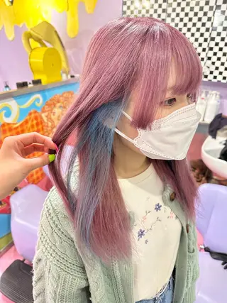 セミロング Hair salon TOMMY所属・♮やっしー♮ 🌈派手髪🌈のヘアスタイル