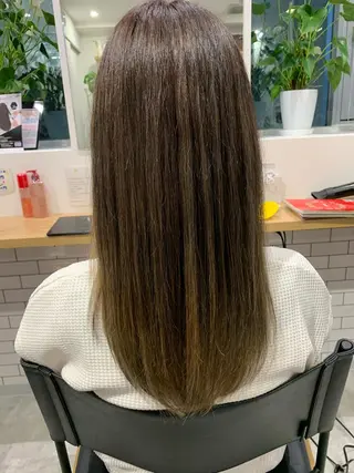 セミロング ヨシミ カズヤのヘアスタイル