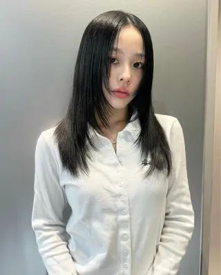 ミディアム カラー 韓国風艶カラー 🇰🇷🩶/REIのヘアスタイル