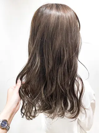 ロング 福元友梨 ディレクター✂️のヘアスタイル