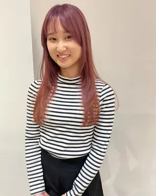 ロング カラー 鈴木 美紅のヘアスタイル