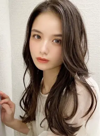 セミロング カラー ✂︎hiroカットと 縮毛矯正とカラー✂︎のヘアスタイル