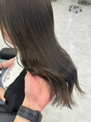 ミディアム カラー ヘアアレンジ ☁️縮毛矯正✖️ 赤み消し☁️りくのヘアスタイル