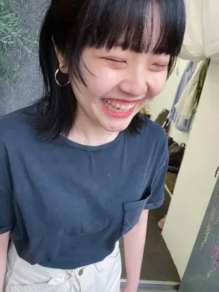 セミロング カラー qiie/ワンカラー インナーカラーのヘアスタイル